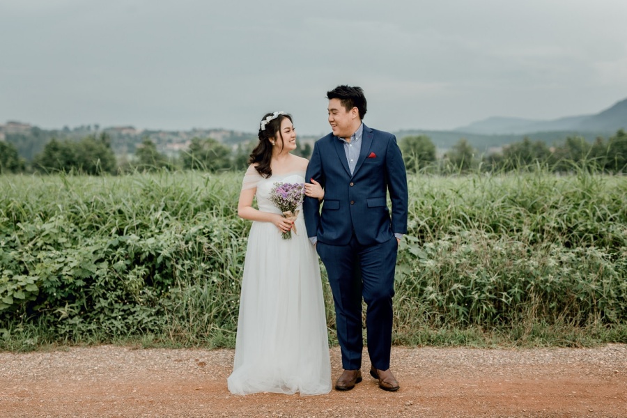 Khao Yai Pre-Wedding Photoshoot At Natural Landscapes and Sights by Por  on OneThreeOneFour 5