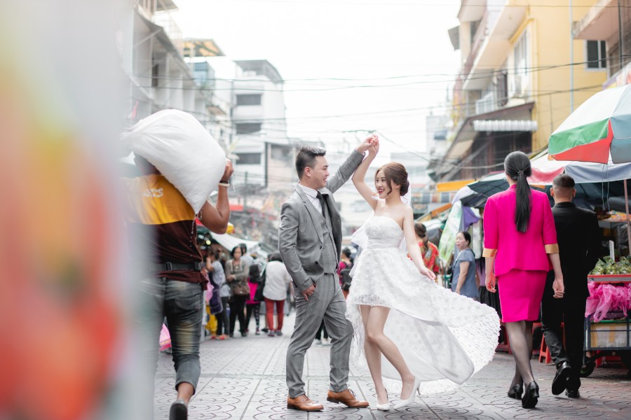 P&T: Bangkok Streets Pre-Wedding Photoshoot  by Nat on OneThreeOneFour 21