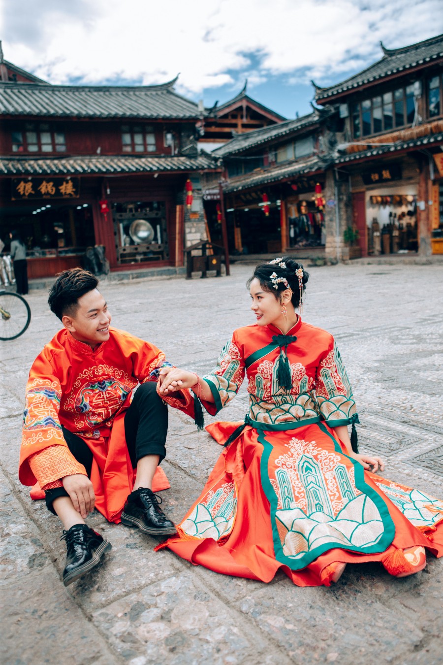 Yunnan Outdoor Pre-Wedding Photoshoot At Lijiang Jade Dragon Mountain & Ancient Town by Cao on OneThreeOneFour 6