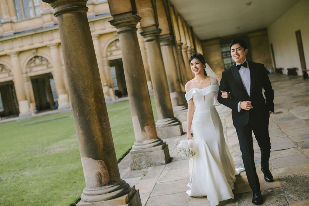 London Prewedding Photoshoot At Trinity College, Senate House and Fitzbillies Bakery by Dom on OneThreeOneFour 10