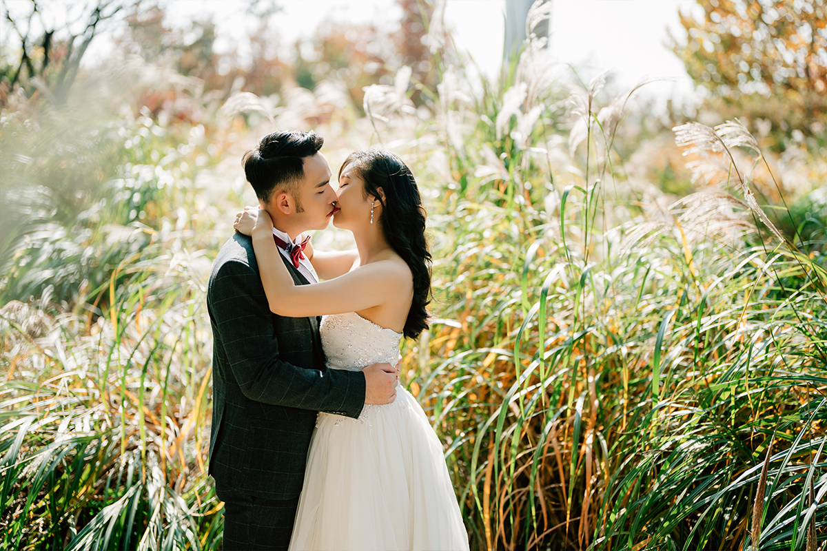 Yellow Gingko Autumn Pre-Wedding in Korea - Seoul Forest, Namsamgol Hanok Village & Samcheong-dong Cafe Street by Jungyeol on OneThreeOneFour 12