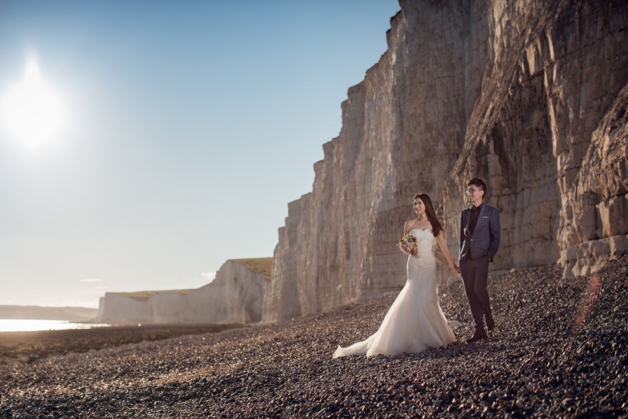 London Pre-Wedding Photoshoot At White Cliff  by Dom  on OneThreeOneFour 7
