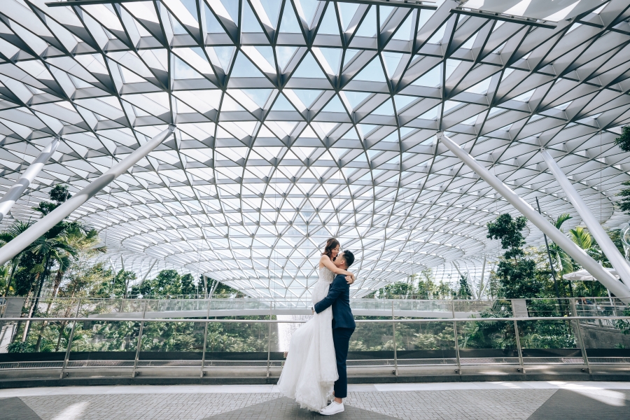 Singapore Pre-Wedding Couple Photoshoot At Jewel, Changi Airport And East Coast Park Beach by Michael on OneThreeOneFour 4