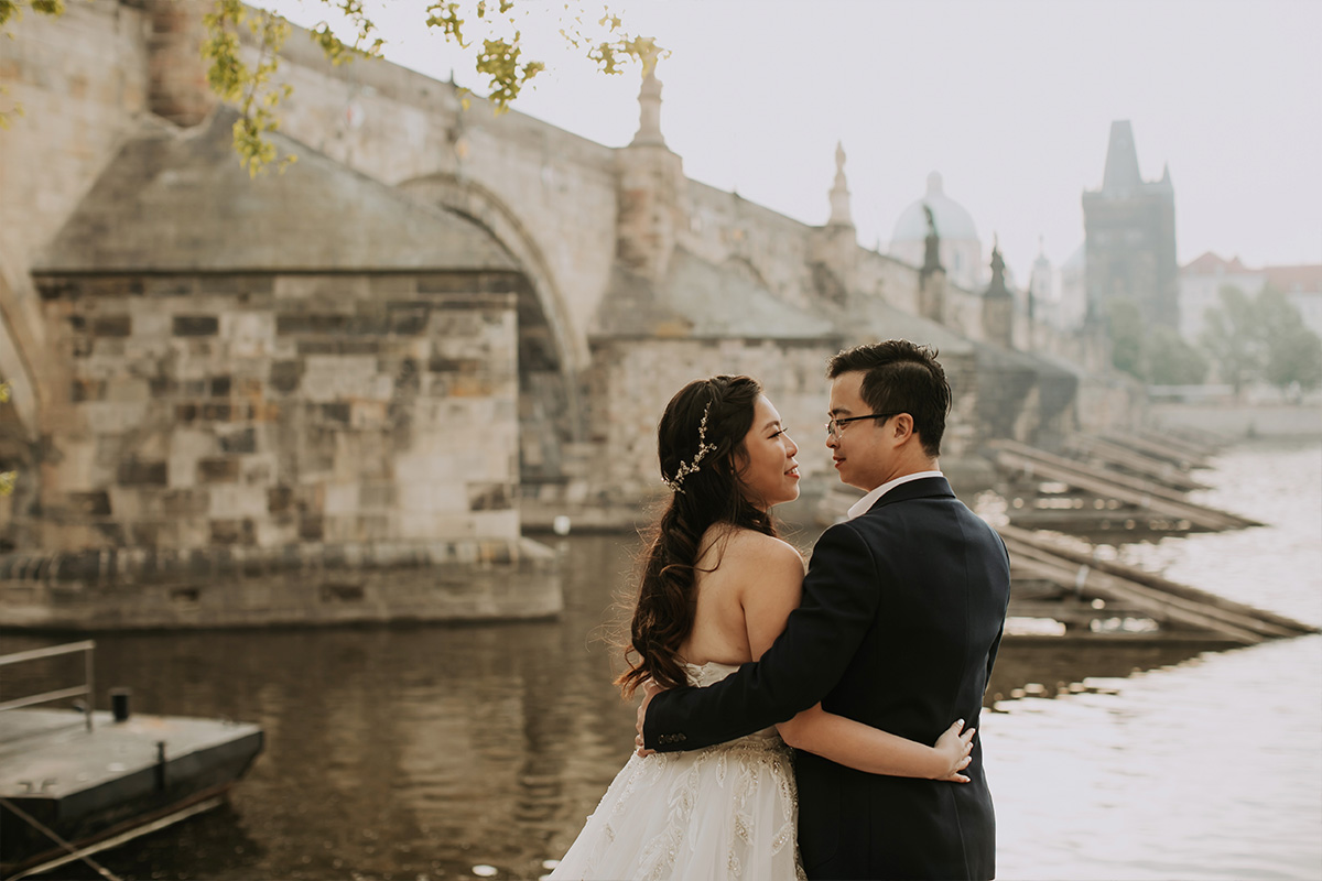 Prague Pre-Wedding Photoshoot with Astronomical Clock, Old Town Square & Charles Bridge by Nika on OneThreeOneFour 15