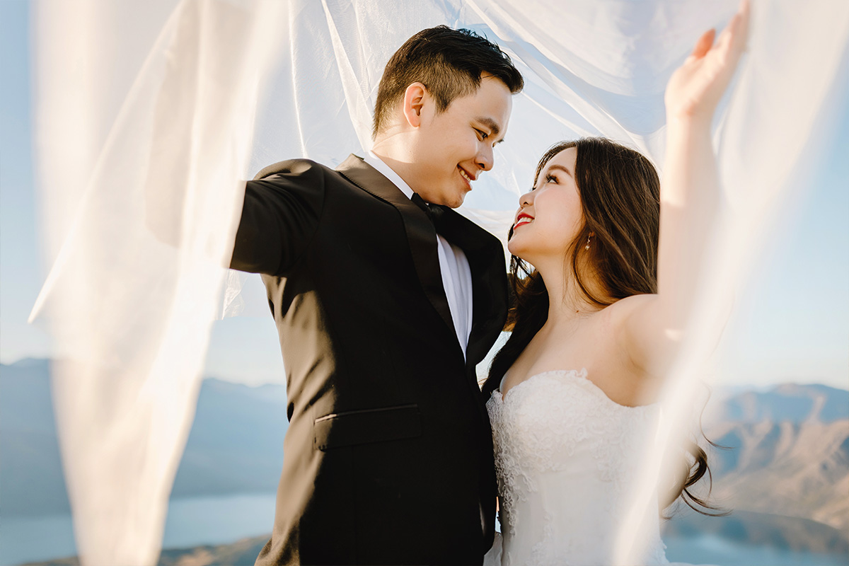 New Zealand Autumn Pre-Wedding Photoshoot at Arrowtown & Coromandel Peak by Fei on OneThreeOneFour 13