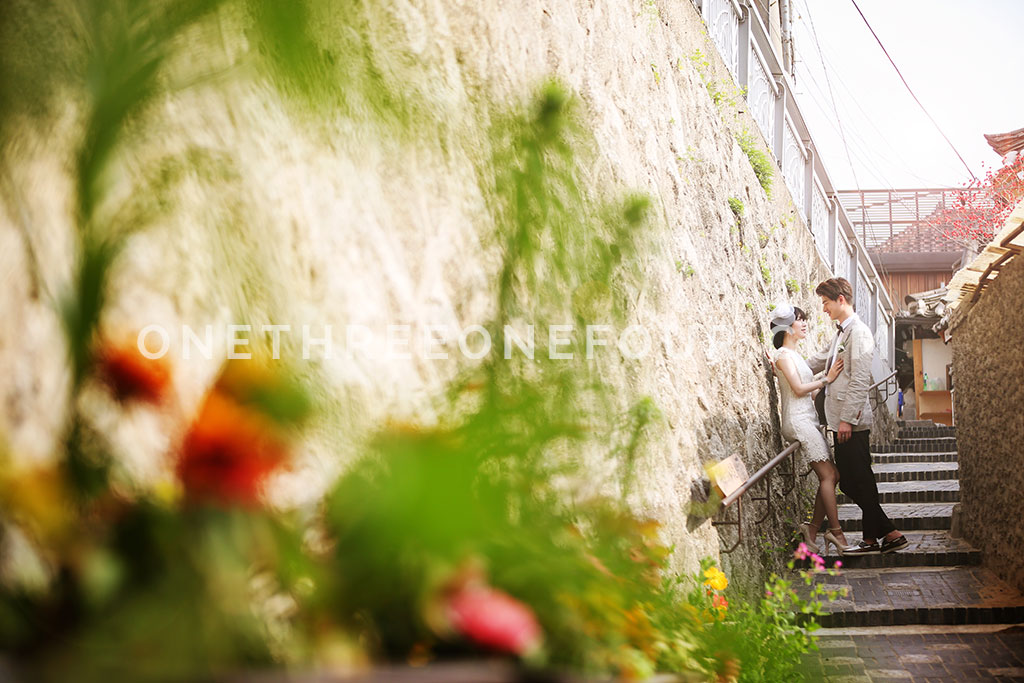 Korean Studio Pre-Wedding Photography: Han River, Insadong, Bukchon Hanok Village (Outdoor) by The Face Studio on OneThreeOneFour 3