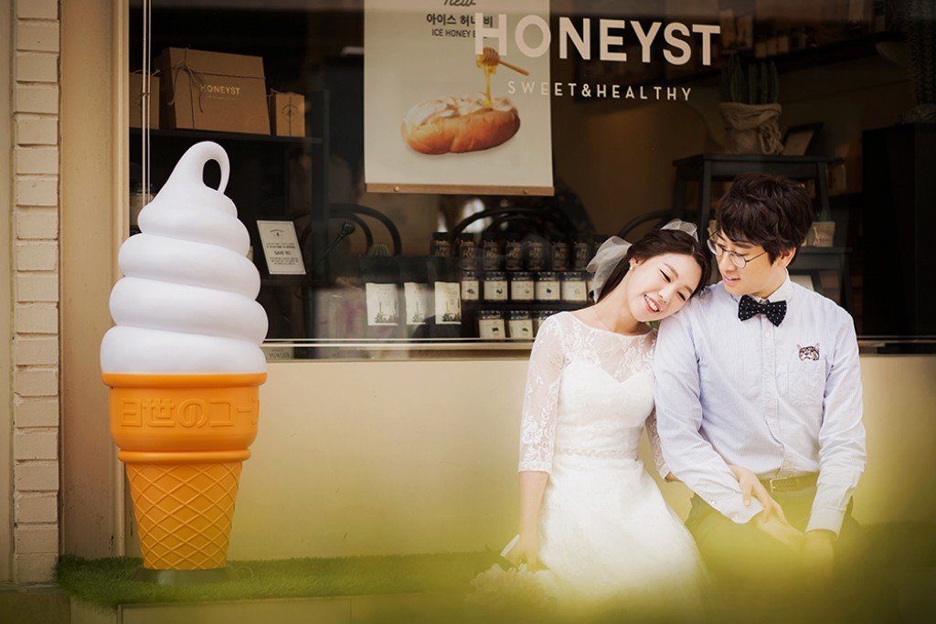 Korea Cherry Blossom Pre-Wedding Photoshoot At Seonyundo Park by Junghoon on OneThreeOneFour 18