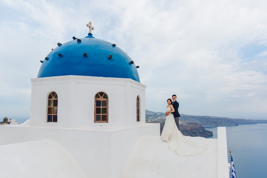 Santorini Pre-Wedding Photographer: Engagement Photoshoot In Oia During Sunset by Nabi on OneThreeOneFour 9