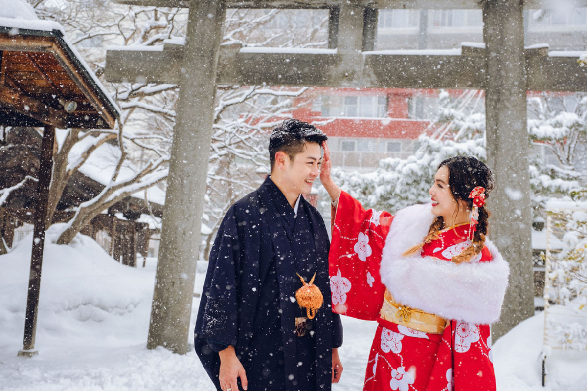 Hokkaido Street Style Kimono Prewedding Photoshoot At Shopping Street And Iyahiko shrine In Winter by Kuma on OneThreeOneFour 23