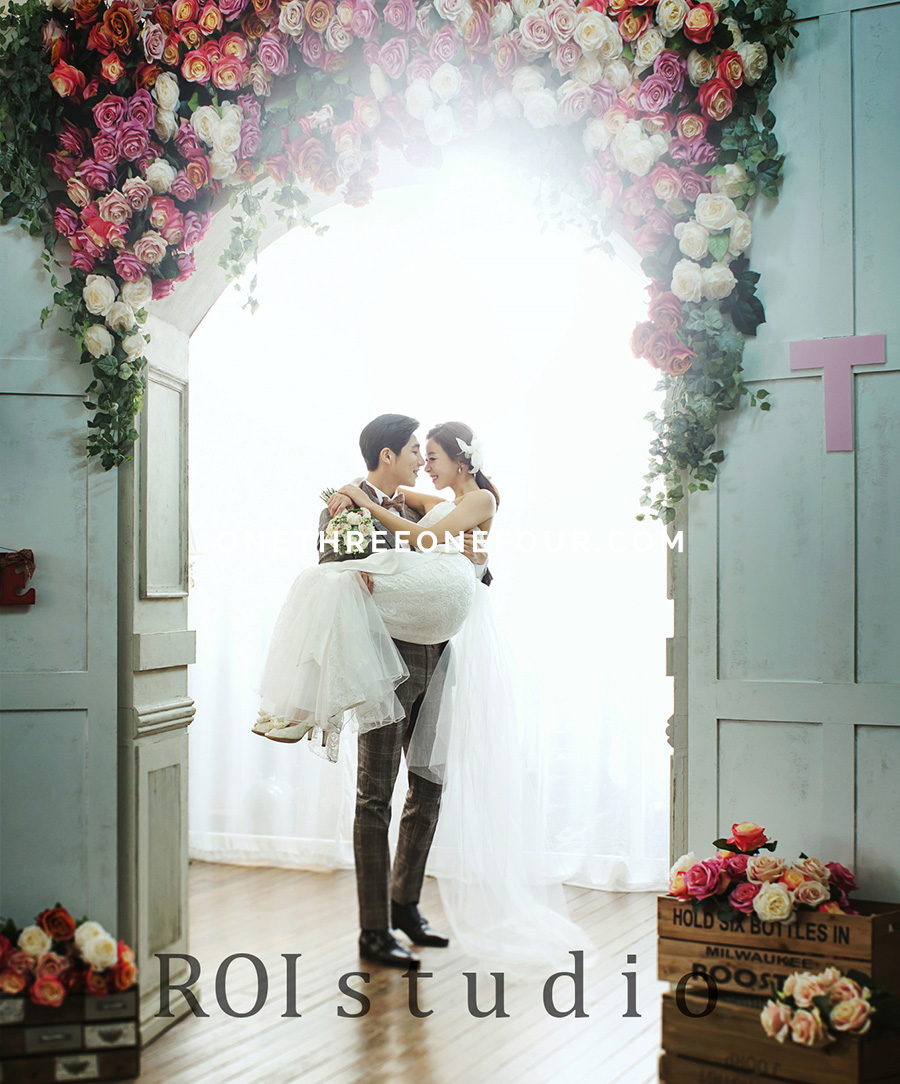 Korean Wedding Studio Photography: Floral Set by Roi Studio on OneThreeOneFour 4