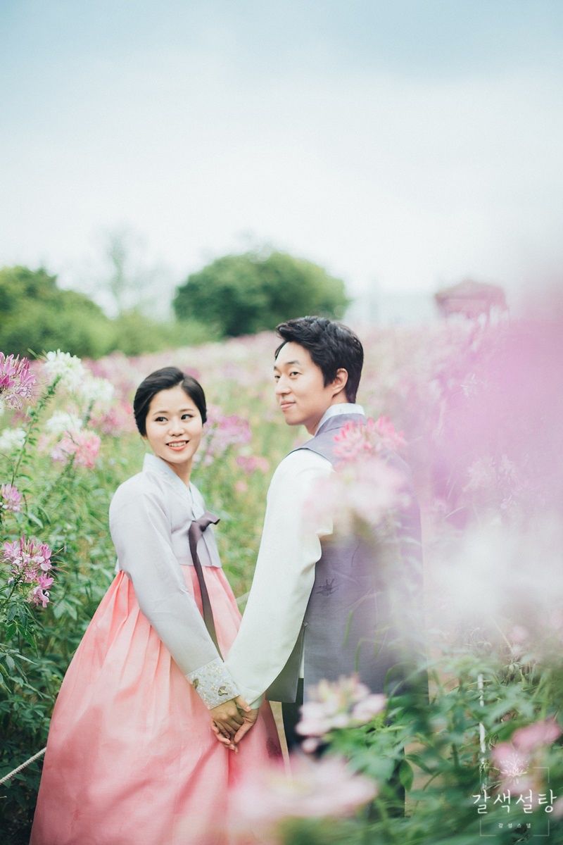 Korea Outdoor Hanbok Pre-Wedding Photography at Olympic Park, Seoul | Gayun | OneThreeOneFour