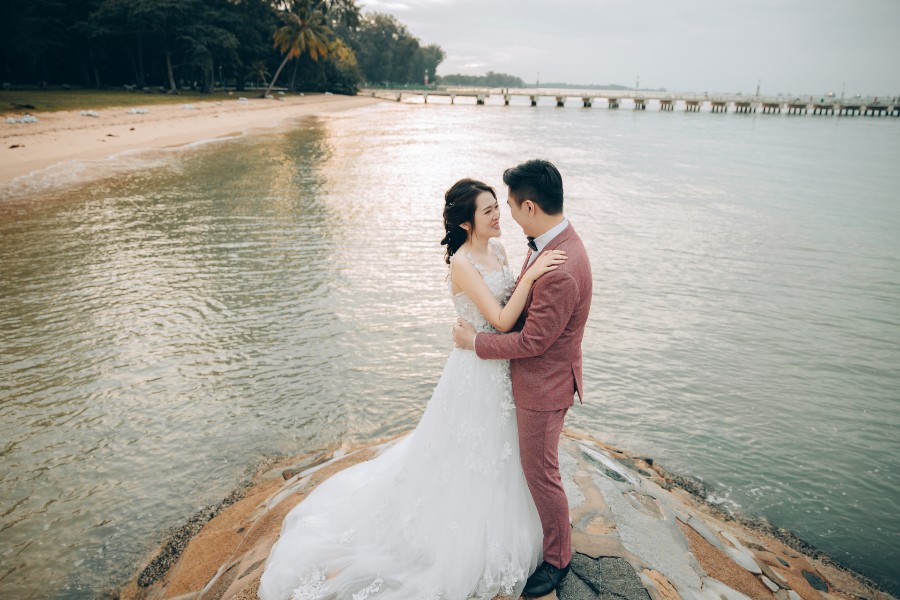 E&K: Quirky pre-wedding in Chinatown, Gardens by the Bay and beach by Cheng on OneThreeOneFour 20