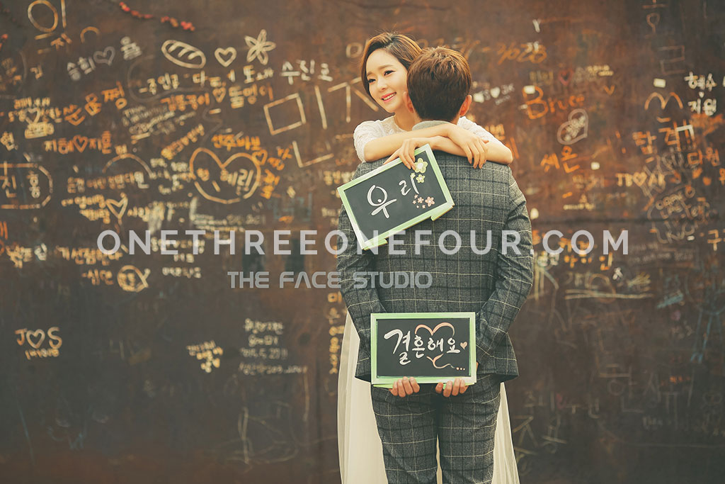 [AUTUMN] Korean Studio Pre-Wedding Photography: Seonyudo Park (선유도 공원)  (Outdoor) by The Face Studio on OneThreeOneFour 9