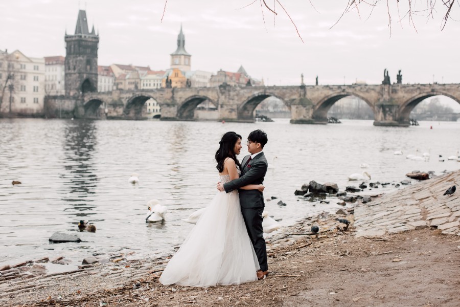 J&J: Prague Pre-wedding Photoshoot by Nika on OneThreeOneFour 23