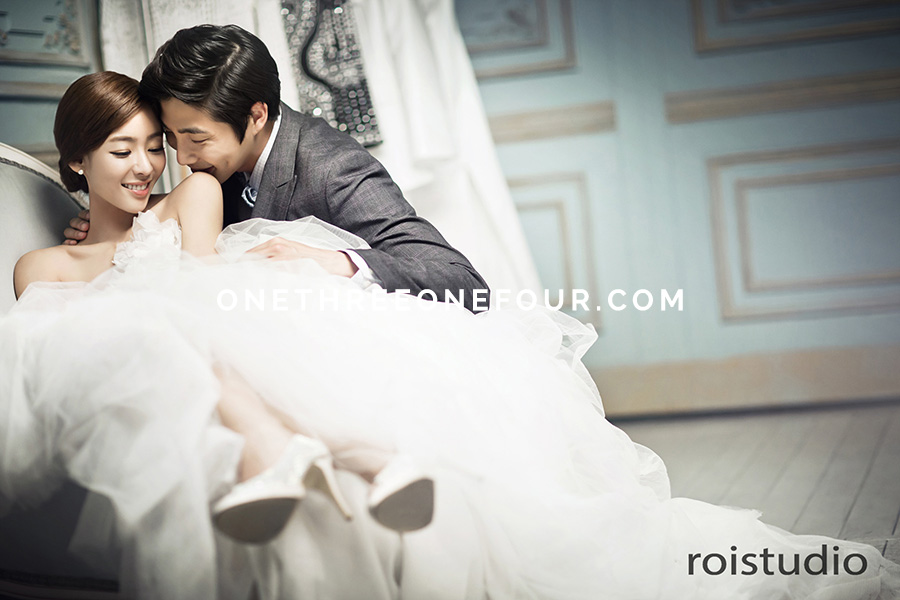 Korean Wedding Studio Photography: Modern Chic Set & Hanbok by Roi Studio on OneThreeOneFour 10