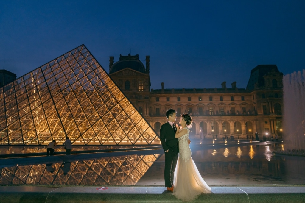 Paris Pre-wedding Photos At Chateau de Sceaux, Eiffel Tower, Louvre Night Shoot by Son on OneThreeOneFour 48