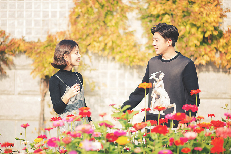 Korea Autumn Casual Couple Photoshoot At Songdo Central Park  by Junghoon on OneThreeOneFour 7