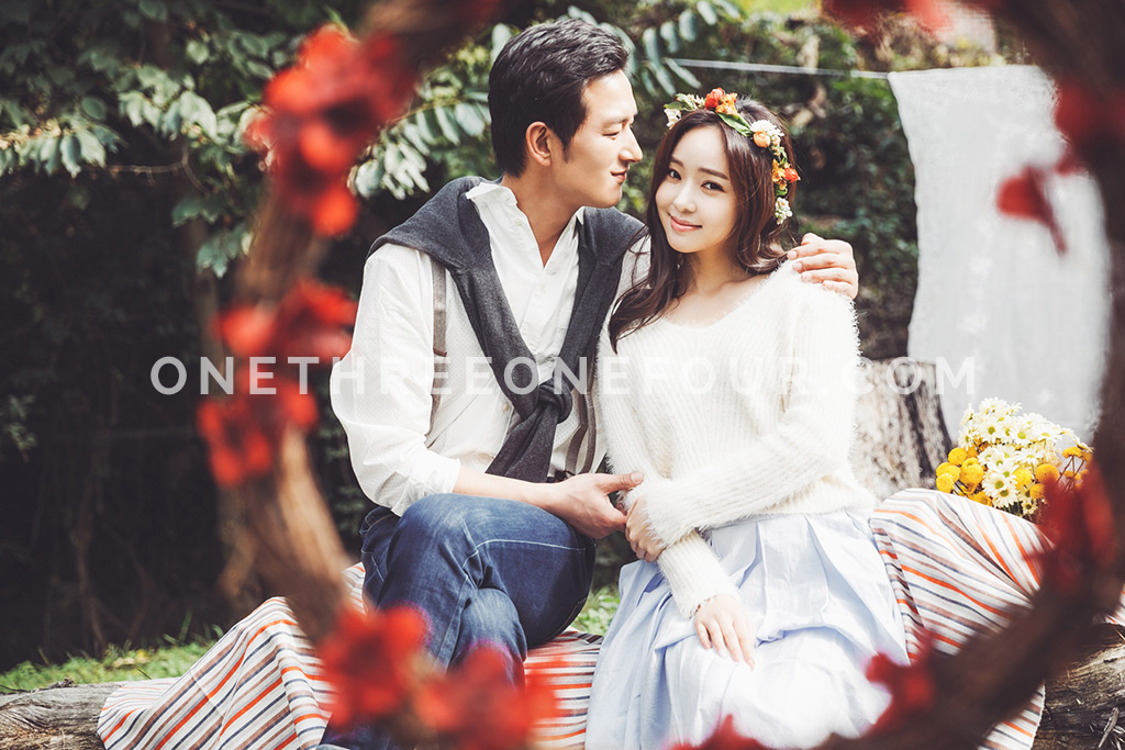 Korean Wedding Photos: Outdoor by SUM Studio on OneThreeOneFour 14