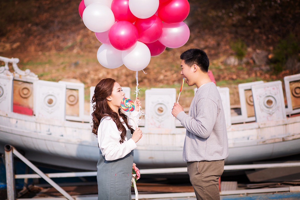Korea Pre-Wedding Photoshoot At Yong Ma Land  by Junghoon on OneThreeOneFour 9