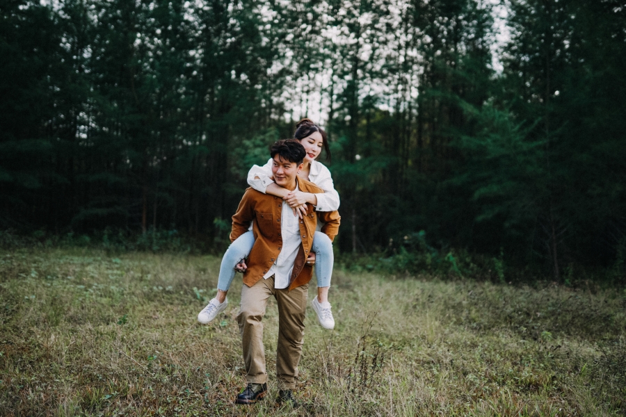 Singapore Pre-Wedding Photoshoot At Coney Island  by Charles on OneThreeOneFour 9