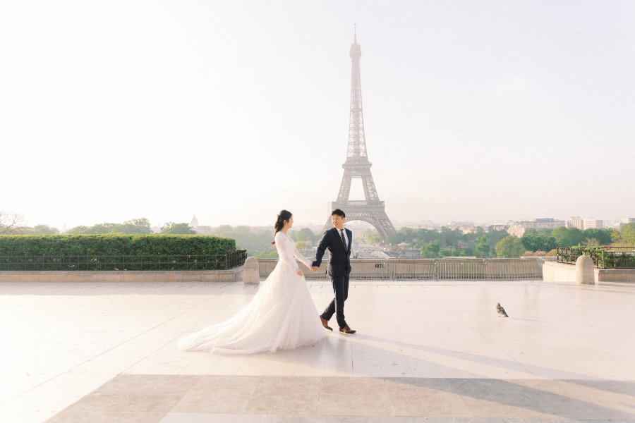 M&Y: Paris Pre-wedding Photoshoot at Pont des Arts and Luxembourg Gardens by Celine on OneThreeOneFour 1