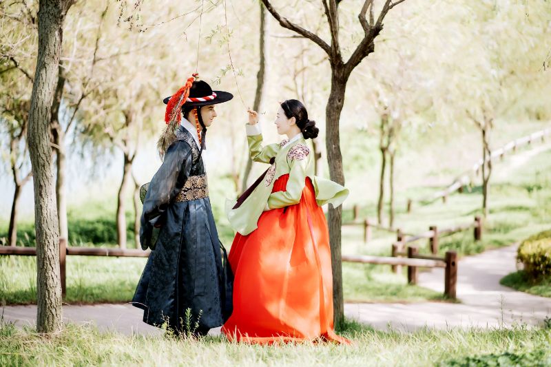Y&B: Korea Hanbok Pre-Wedding Photoshoot At Dream Forest by Jungyeol on OneThreeOneFour 25