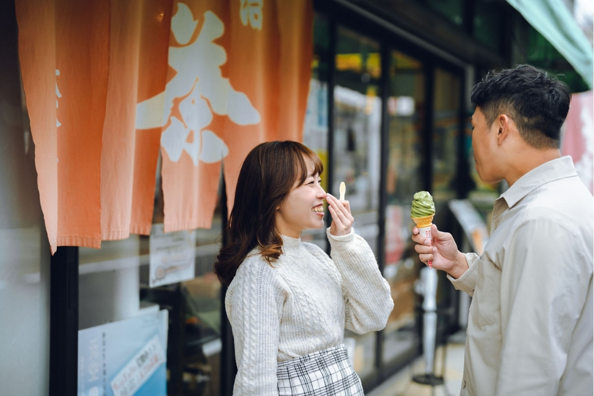 Kyoto Pre-Wedding Photoshoot with Eikando Temple, Kinosaki, Nara Deer Park & Mt. Wakakusa by Kinosaki on OneThreeOneFour 9