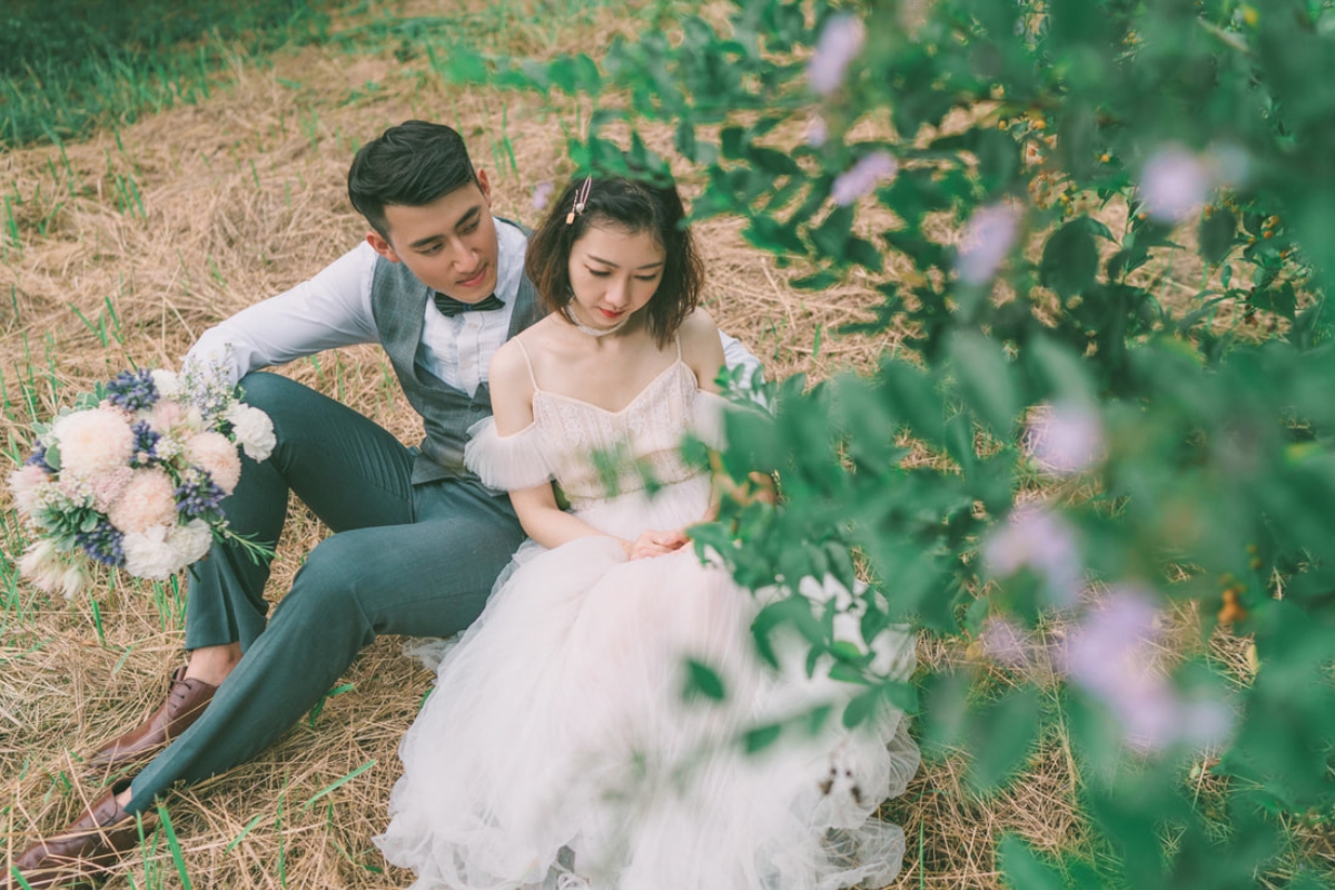 Taiwan Pre-Wedding Photoshoot Abandoned Estate Blue House Gardens by  on OneThreeOneFour 27