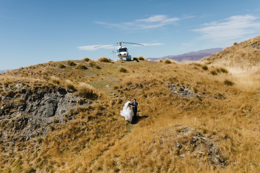 N&J: New Zealand Pre-wedding Photoshoot at Coromandel Peak and Lake Wanaka by Fei on OneThreeOneFour 7