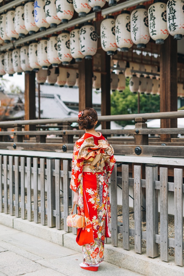Japan Kyoto Autumn Higashiyama Kimono Prewedding Photoshoot by Shu Hao on OneThreeOneFour 3