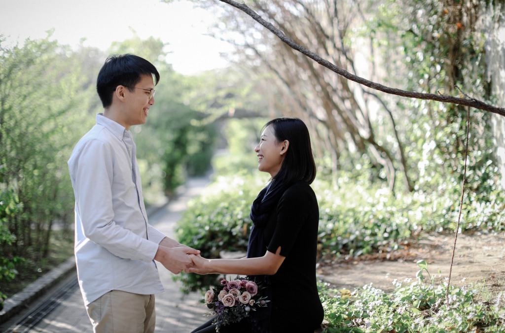 Korea Surprise Wedding Proposal Photographer - Photoshoot At Seonyudo Park  by Beomsoo  on OneThreeOneFour 21