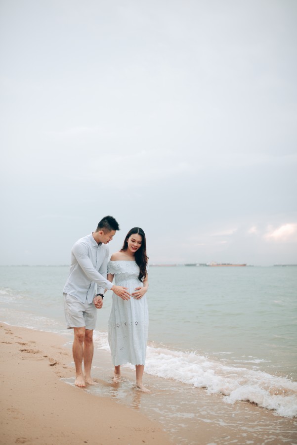 Singaporean influencer Faustina's maternity shoot at East Coast Park by Toh on OneThreeOneFour 3
