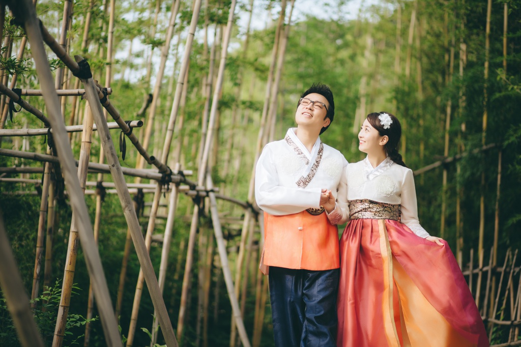 Traditional Hanbok Couple Shoot At Dream Forest, Korea by Jungyeol on OneThreeOneFour 8