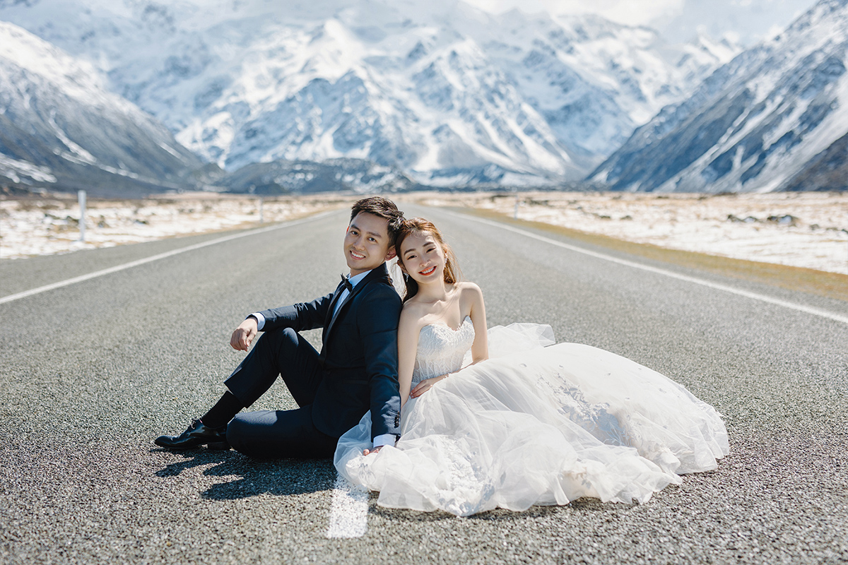 2-Day New Zealand Winter Fairytale Themed Pre-Wedding Photoshoot with Horse and Glaciers and Snow Mountains by Fei on OneThreeOneFour 21