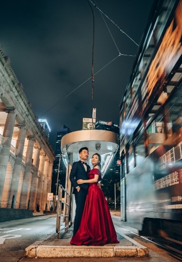 A&R: Hong Kong Outdoor Pre-wedding Photoshoot At Aircraft maintenance area, The Peak, Central