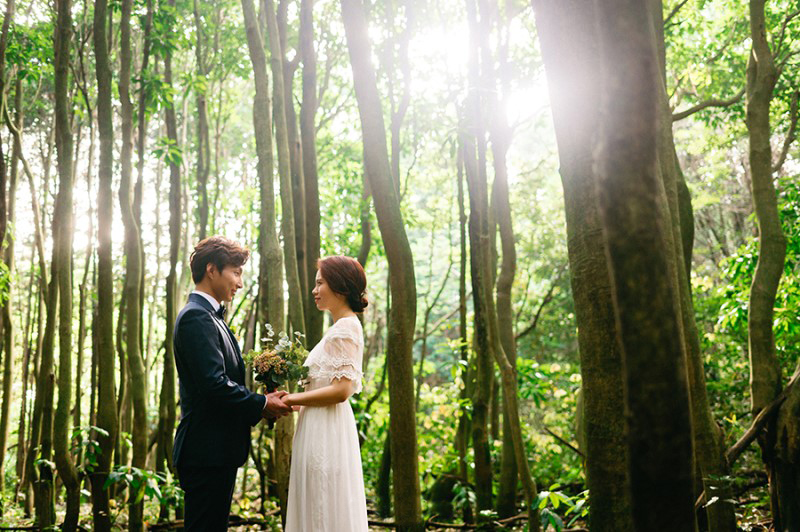 Korea Outdoor Pre-Wedding Photoshoot At Jeju Island with Buckwheat Flowers  by Gamsung   on OneThreeOneFour 18