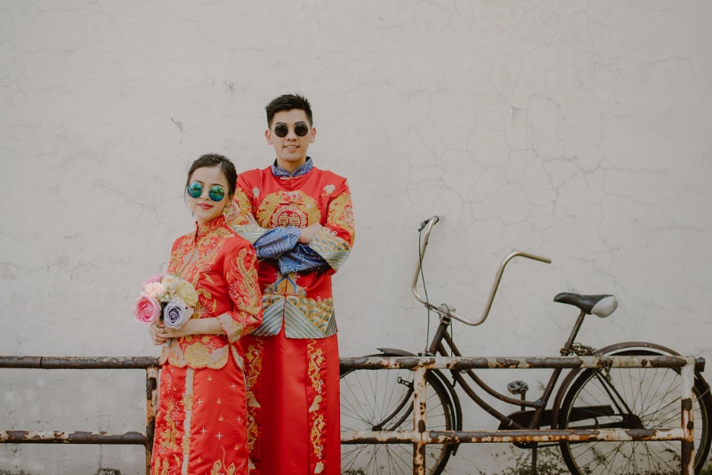 M&C: Singapore Outdoor Pre-wedding in traditional wedding outfit by Samantha on OneThreeOneFour 11