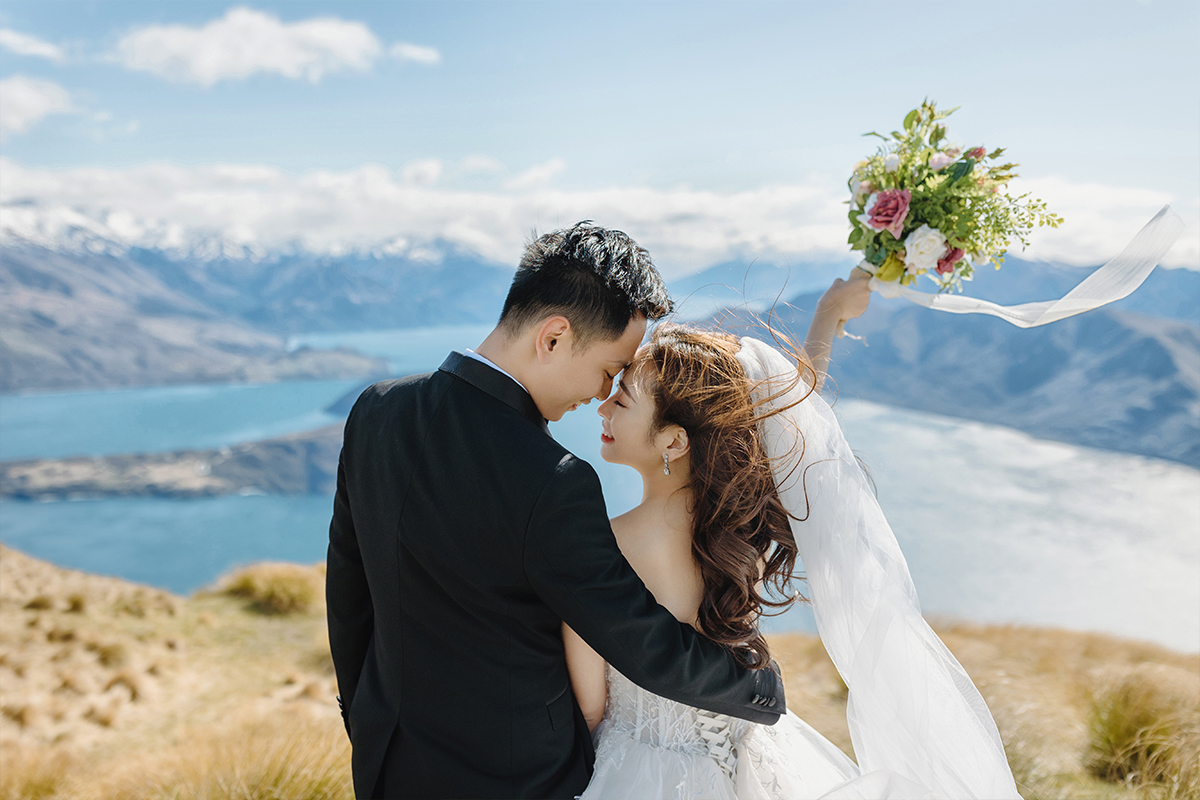 2-Day New Zealand Winter Fairytale Themed Pre-Wedding Photoshoot with Horse and Glaciers and Snow Mountains by Fei on OneThreeOneFour 2