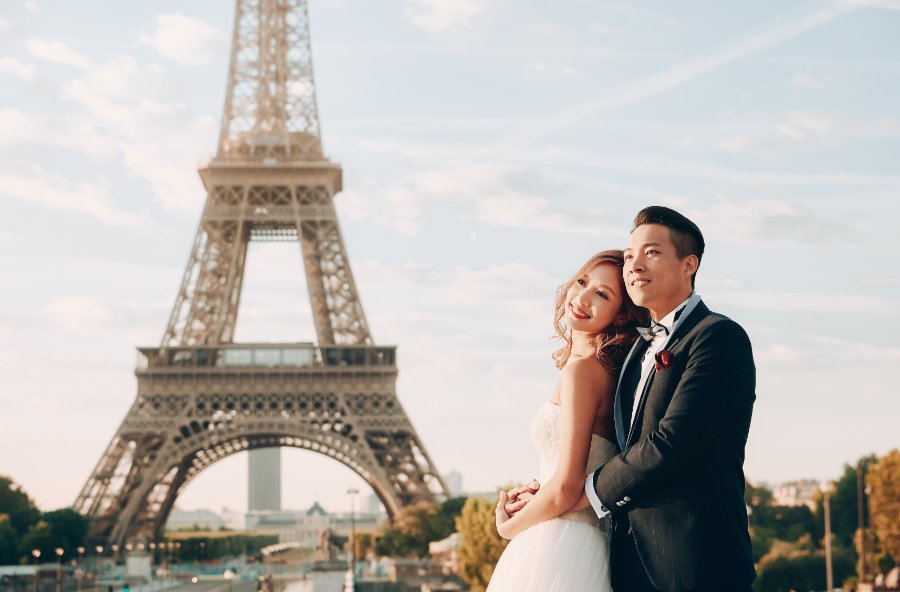 巴黎婚紗拍攝 - 艾菲爾鐵塔，潛行空間鐵橋，蒙馬特，小皇宮 by Arnel on OneThreeOneFour 9