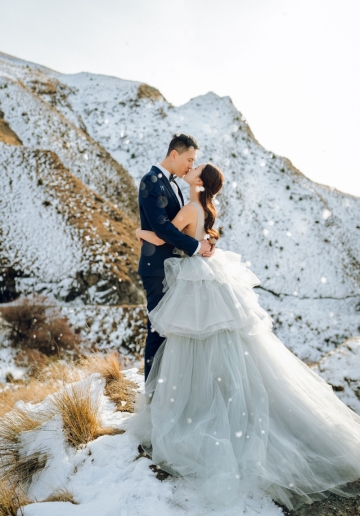 New Zealand Pre-Wedding Photoshoot with Lake Wakatipu, Skippers Canyon, Lake Tekapo, Mount Cook, and Omarama Clay Cliffs