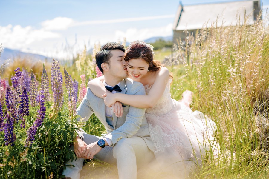 SH&J: Romantic fairytale pre-wedding in New Zealand with horse and at Lake Pukaki and Lake Tekapo by Fei on OneThreeOneFour 22