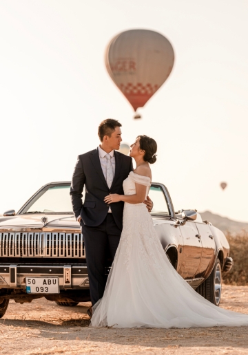 Cappadocia Pre-Wedding Photoshoot Hot Air Balloons Vintage Car Slot Canyon Carpet Shop 