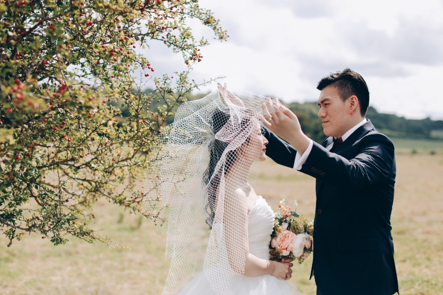 CH&ZW: Nature pre-wedding in London by Dom on OneThreeOneFour 17