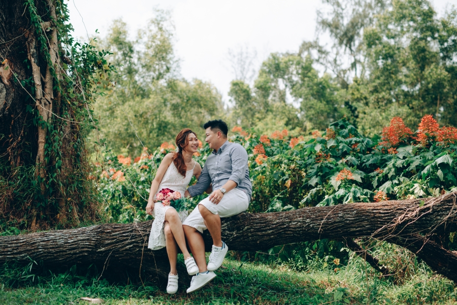 Singapore Pre Wedding Couple Photoshoot At Seletar Colonial Houses by Cheng on OneThreeOneFour 20