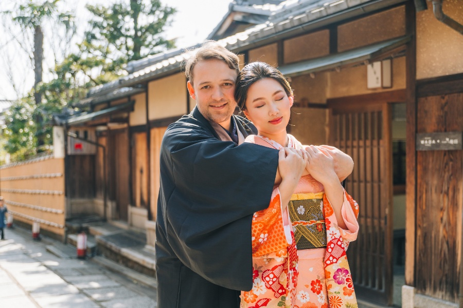 Kyoto Kimono Prewedding Photoshoot Higashiyama District Japan by Shu Hao on OneThreeOneFour 10