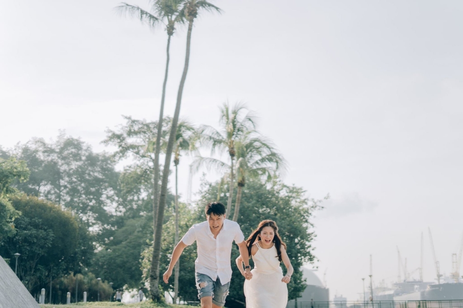 Singapore Casual Pre-Wedding Photoshoot At Neighbourhood Playground And Beach by Sheereen on OneThreeOneFour 23