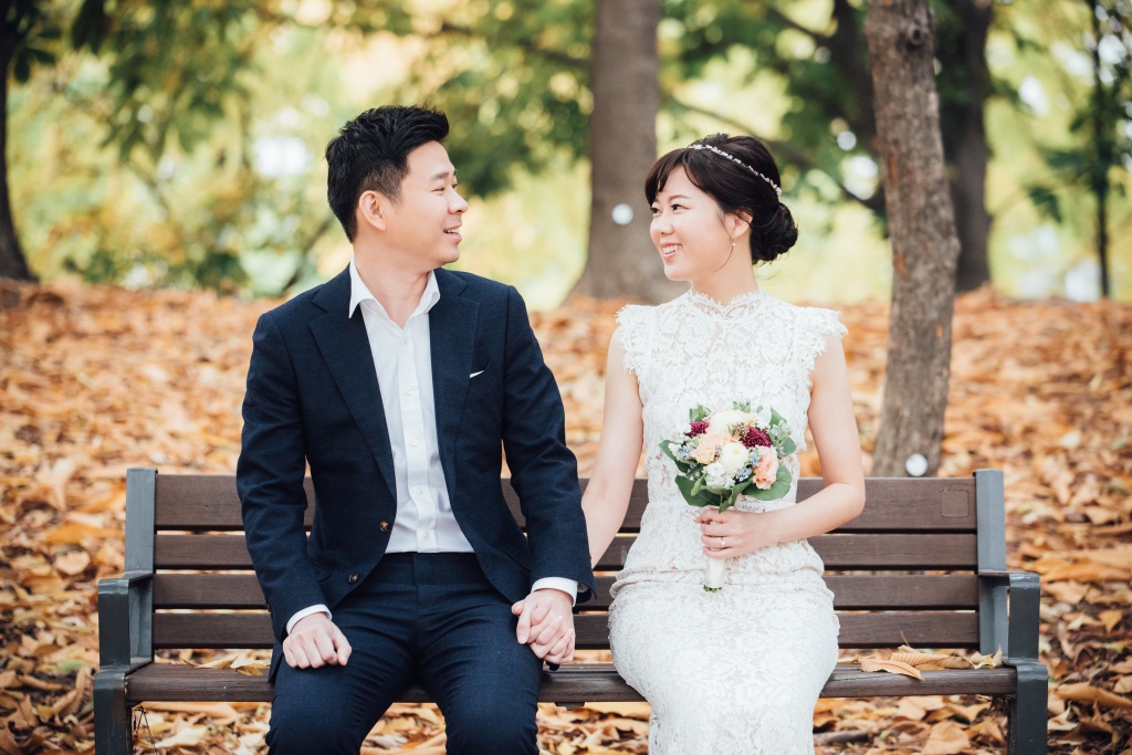 Korea Outdoor Pre-Wedding Photoshoot At Olympic Park During Autumn by Jongjin on OneThreeOneFour 9