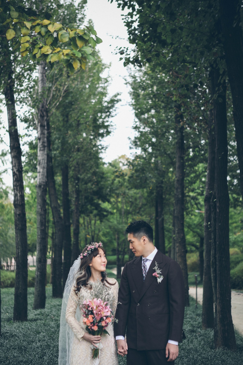 Korea Pre-Wedding Photoshoot At Seonyudo Park  by Beomsoo on OneThreeOneFour 4