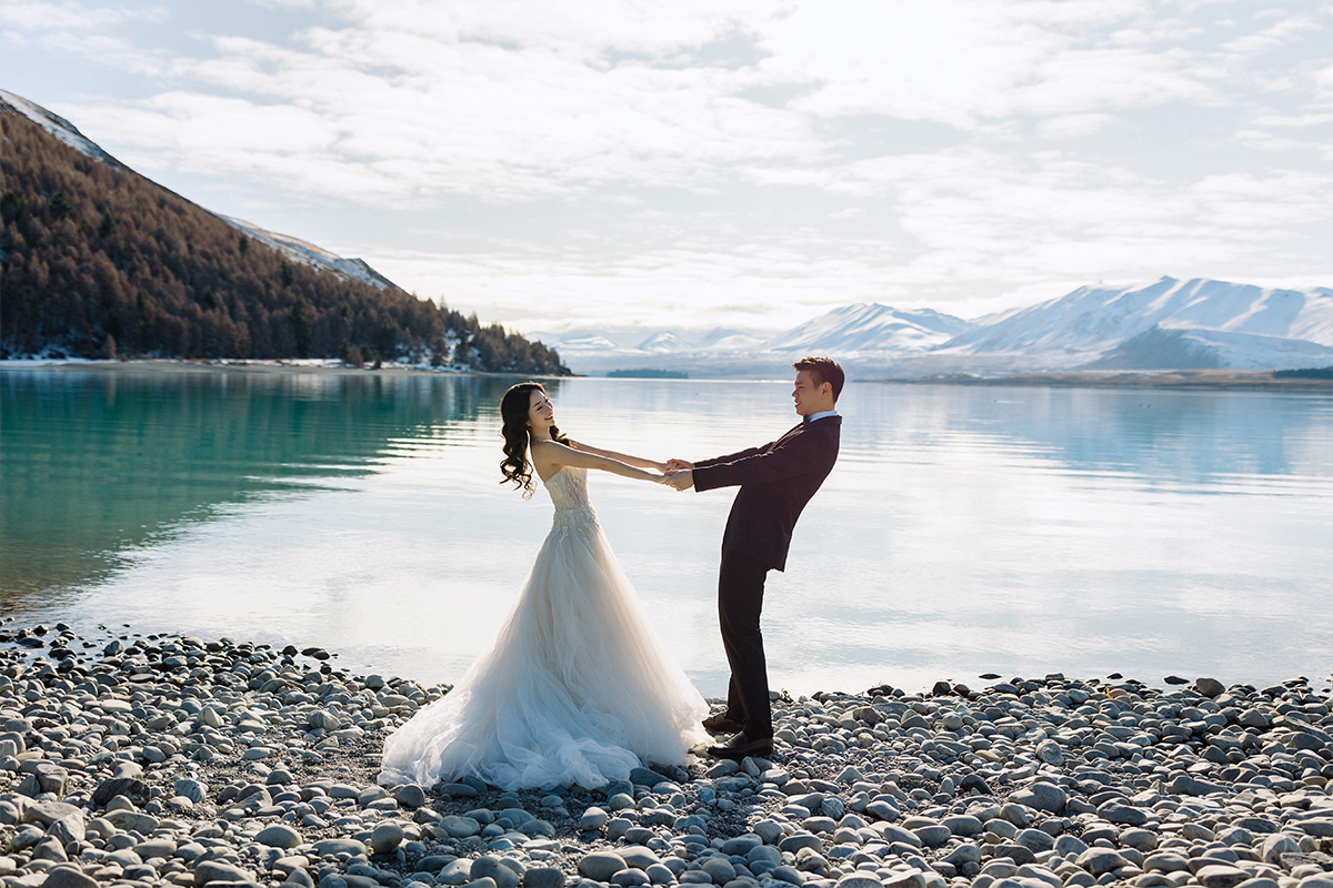 Dreamy Winter Pre-Wedding Photoshoot with Snow Mountains and Glaciers by Fei on OneThreeOneFour 7