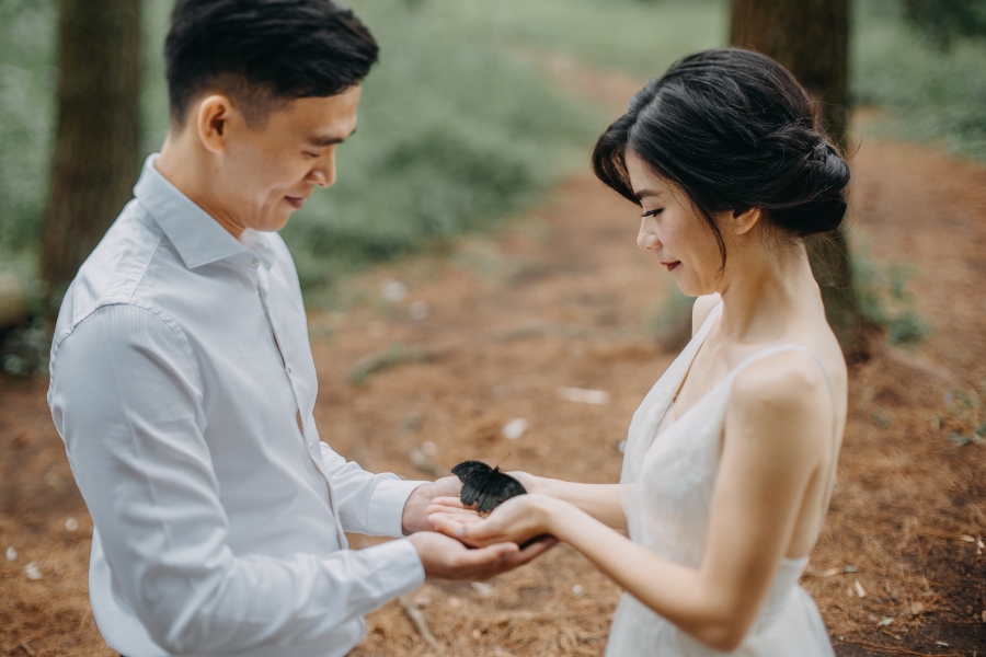A&W: Bali Full-day Pre-wedding Photoshoot at Cepung Waterfall and Balangan Beach by Agus on OneThreeOneFour 9